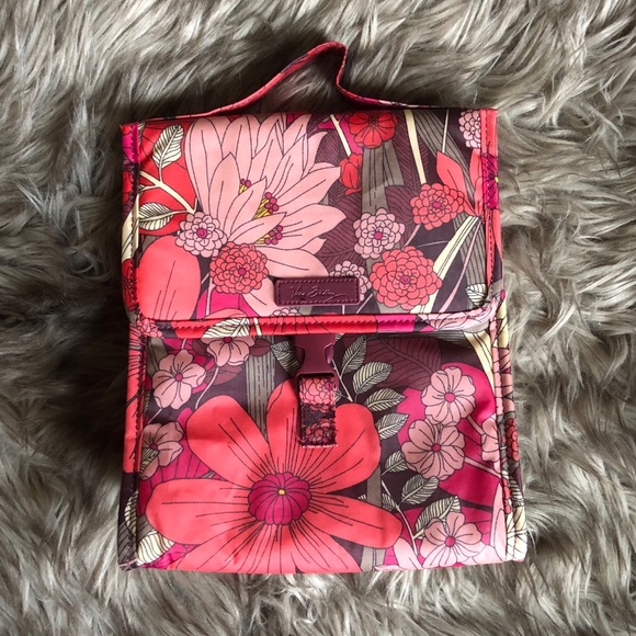 Vera Bradley Handbags - Vera Bradley Bohemian Blooms Pink Floral Lunchbox